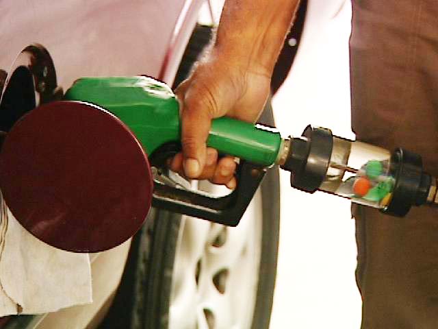 Gasolina atinge menor valor em 8 semanas nos postos do país; diesel e etanol recuam