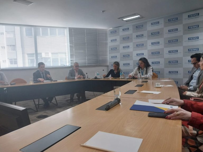 FETCEMG participa de encontro do Colégio de Representantes dos Contribuintes Mineiros
