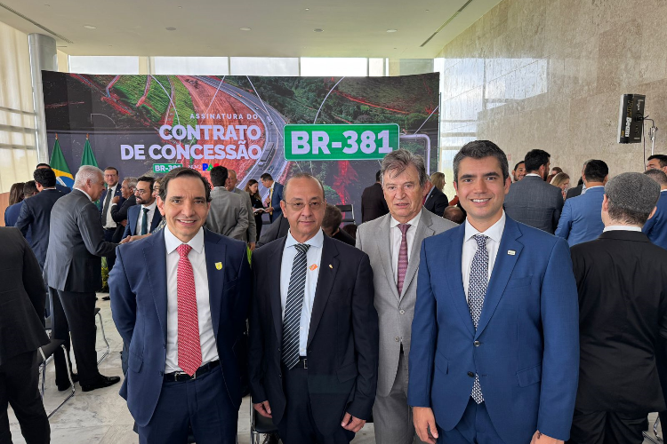 Presidente do Sistema Transporte, Vander Costa, participa da assinatura do contrato de concessão da BR-381