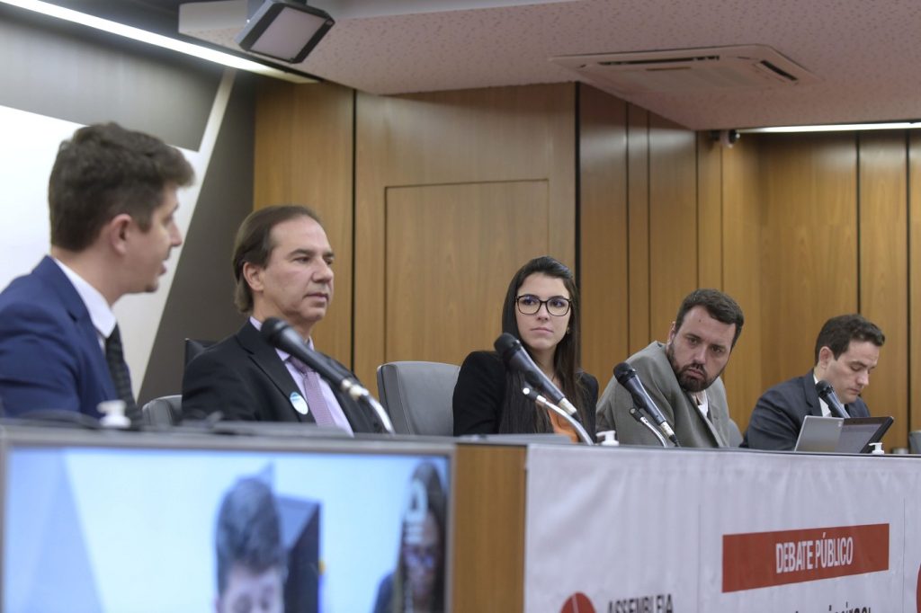 ENTIDADES REIVINDICAM MELHORIAS EM ESTRADAS QUE CORTAM MINAS EM DEBATE NA ALMG