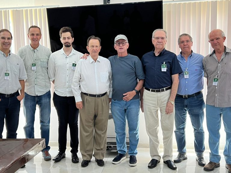 Presidente da FETCEMG participa de almoço em homenagem a Mauro Lopes
