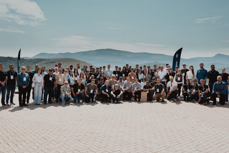 Visita técnica leva participantes do CONET&Intersindical à Ferro Puro, em Acuruí