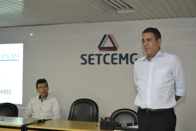 Setcemg discutiu desempenho do setor no Café com Palestra