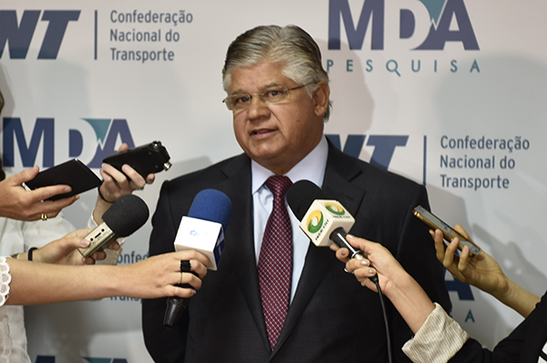 Clésio Andrade apresenta resultados da 133ª Pesquisa CNT/MDA