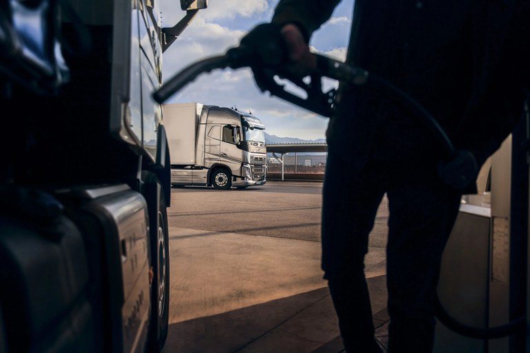 Relator muda projeto do governo e fixa 20% de mistura de biodiesel em 2030