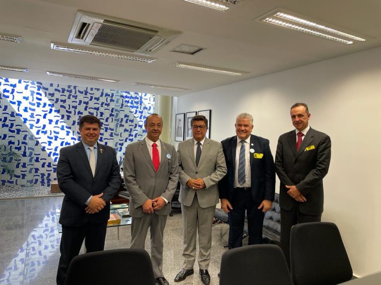 Diretor da FETCEMG se reúne com lideranças do Transporte e autoridades em Brasília (DF)