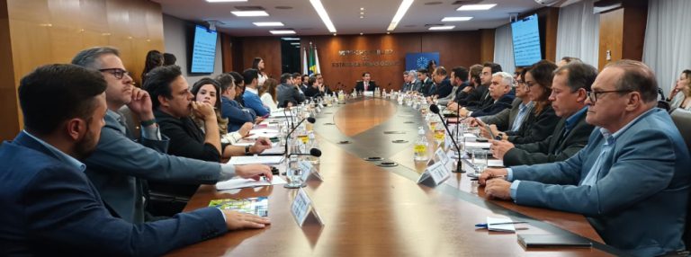 Governo de Minas participa de acordo para redução de impactos das atividades minerárias nas rodovias BR-040 e BR-356