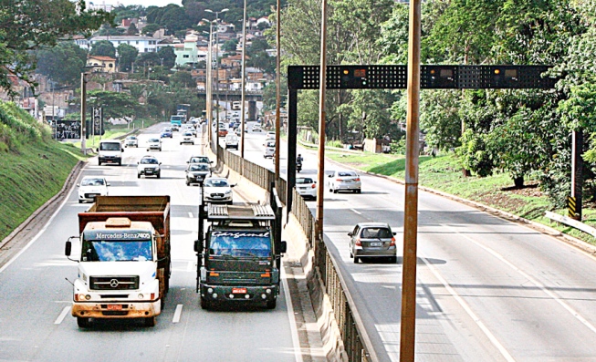 Soluções contra acidentes no Anel Rodoviário esbarram em obstáculos