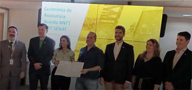 ANTT assina Acordo de Cooperação Técnica com Sest Senat para integrar base de dados e atuação de campanhas sociais