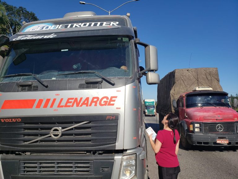 Fetcemg e Setcemg participam de blitz sobre transporte de cargas perigosas