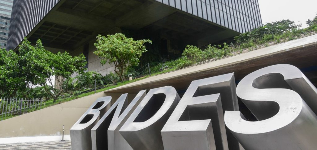 Presidentes da CNT e BNDES debatem iniciativas de apoio ao transporte