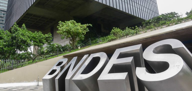 Presidentes da CNT e BNDES debatem iniciativas de apoio ao transporte