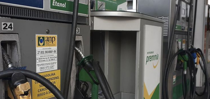 Governador anuncia a criação de grupo de trabalho para dialogar com transportadores de gasolina