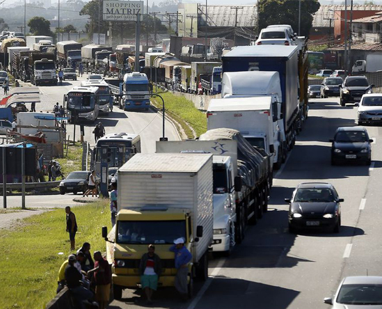 Caminhoneiros terão prioridade na vacinação