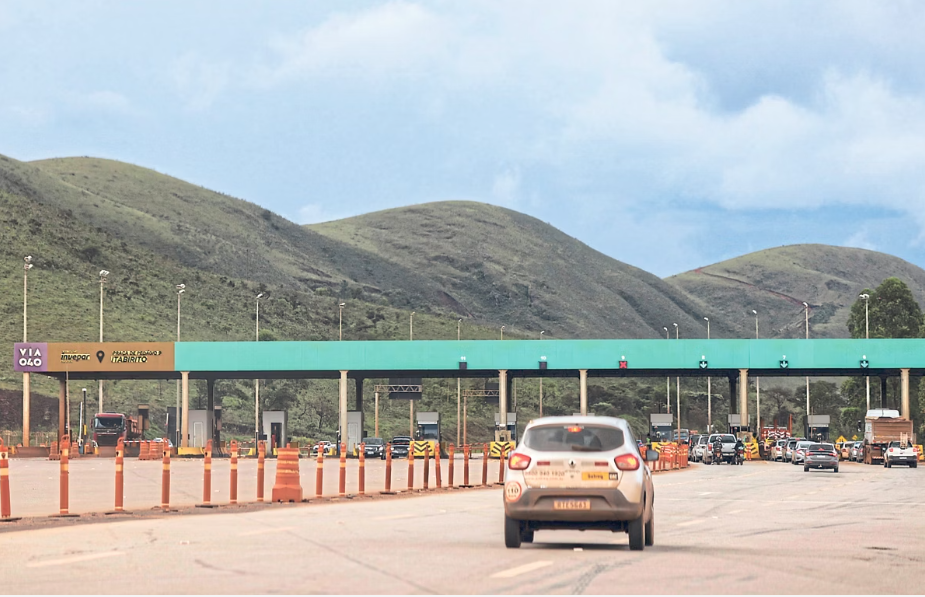 Caminhoneiros projetam aumento de 12% no frete com novo pedágio da BR-040