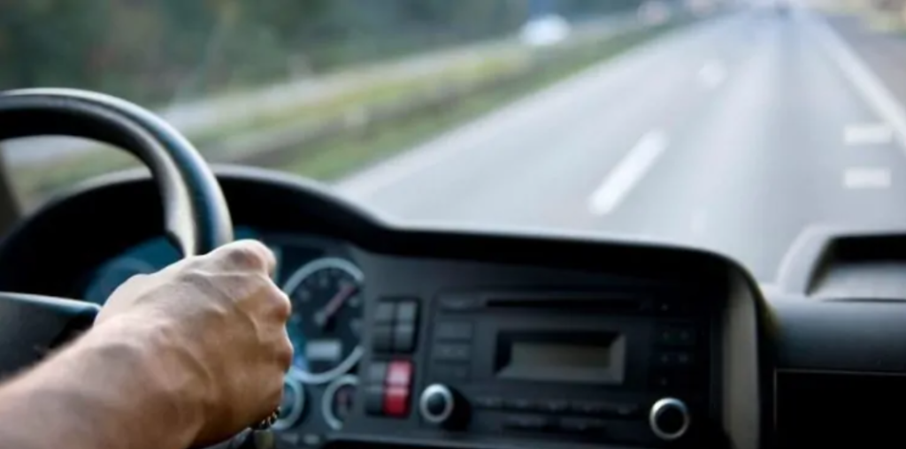 Transporte Rodoviário de Cargas avalia contratação de motoristas estrangeiros para enfrentar a escassez de profissionais