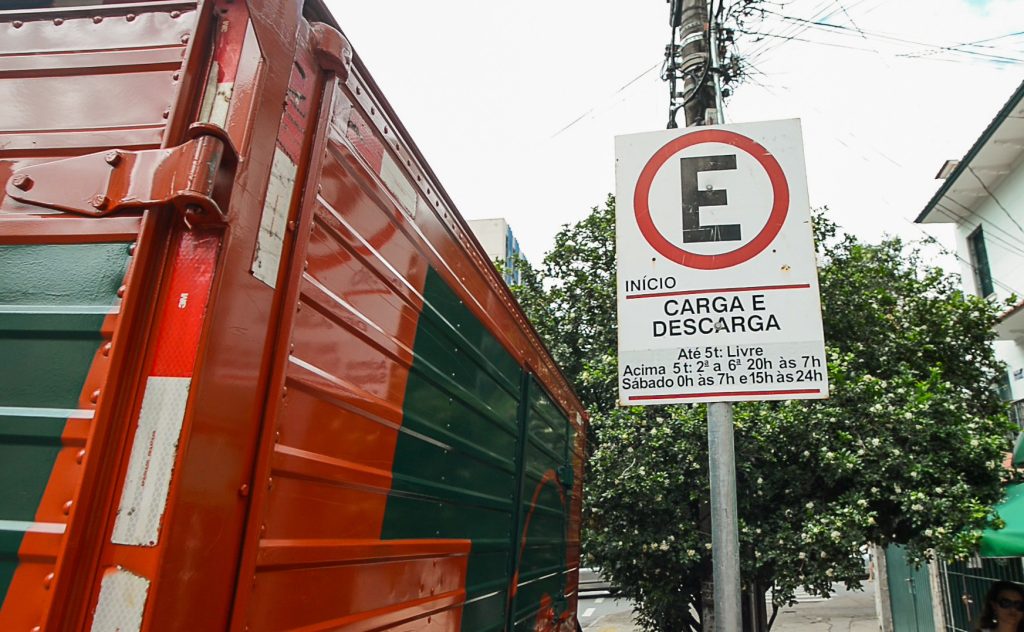 Fetcemg e Setcemg querem garantia de gratuidade em rotativo de Carga e Descarga