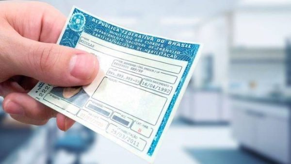 Resolução prorroga prazos de validade da CNH e de certificados de cursos especializados
