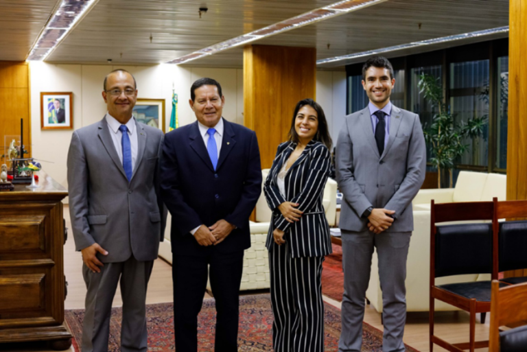 Sistema CNT apresenta atuação e representação do transporte ao vice-presidente da República