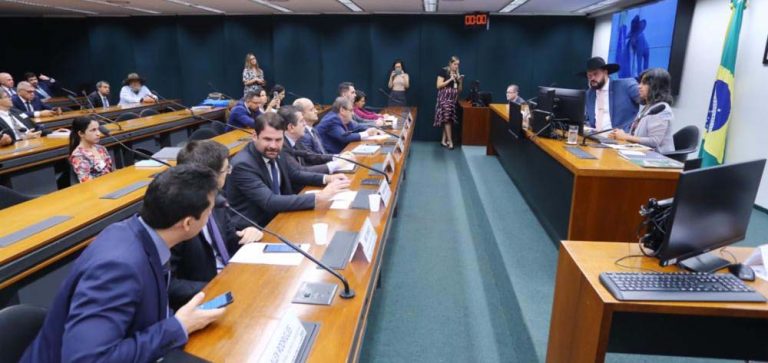 Aumento do teor de biodiesel ao diesel é criticado pelo setor de transportes