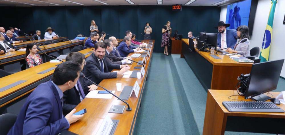 Aumento do teor de biodiesel ao diesel é criticado pelo setor de transportes