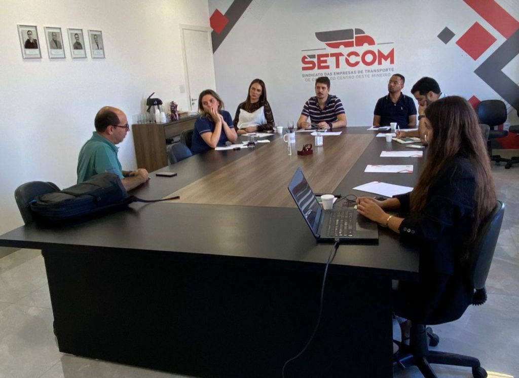 COMJOVEM do Centro Oeste Mineiro se reuniu na sede do SETCOM