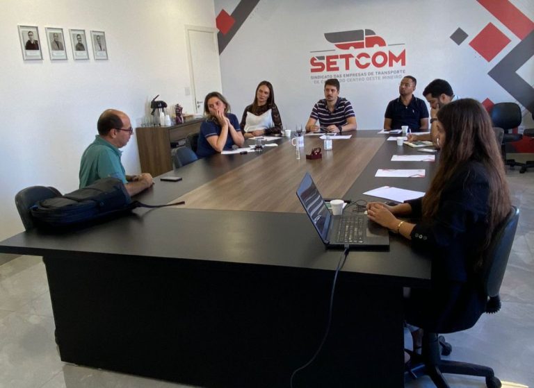 COMJOVEM do Centro Oeste Mineiro se reuniu na sede do SETCOM
