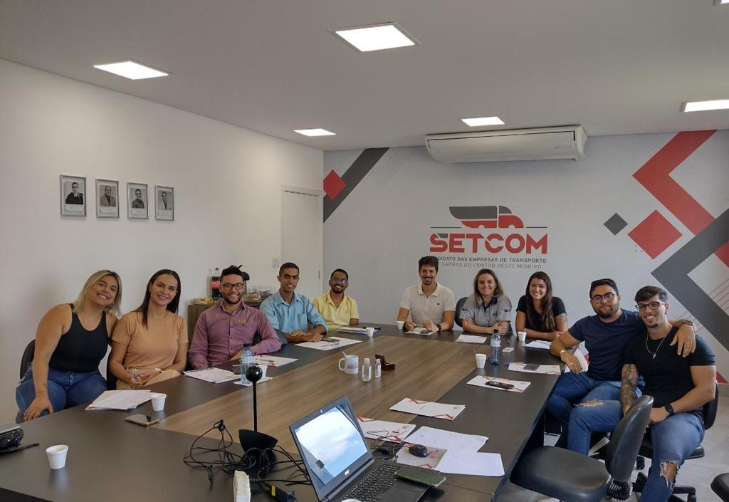 Núcleo do Centro-Oeste se reúne no SETCOM para debater o planejamento do grupo