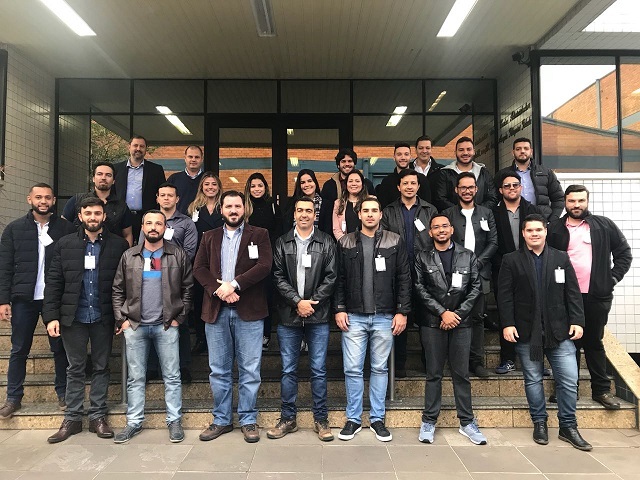 ComJovem BH e Região realiza visita técnica à fábrica da Vipal Borrachas