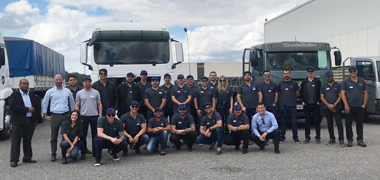 Membros dos núcleos da COMJOVEM realizam visita técnica na fábrica da Volkswagen Caminhões e Ônibus no Rio de Janeiro