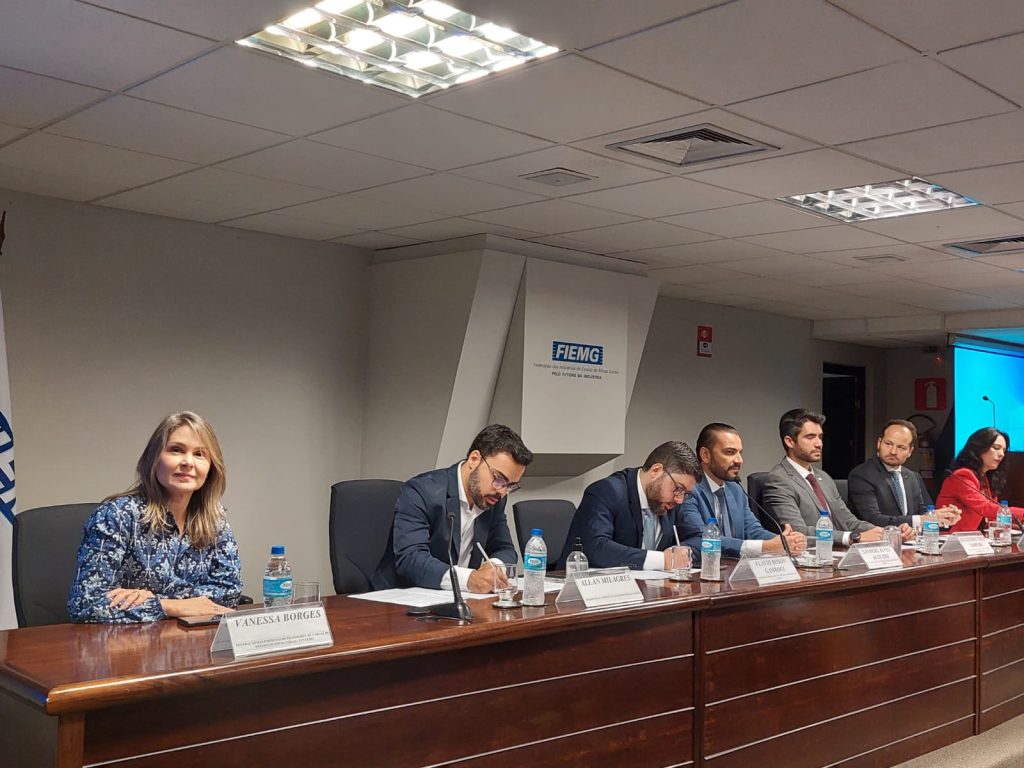 FETCEMG participa de debate sobre os avanços e desafios relacionados à infraestrutura e energia