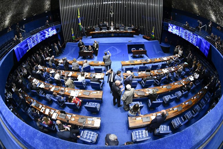 Congresso promulga Reforma da Previdência