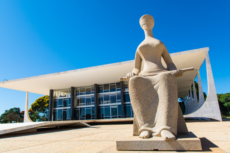 CNT defende no STF constitucionalidade da nova lei do seguro de cargas