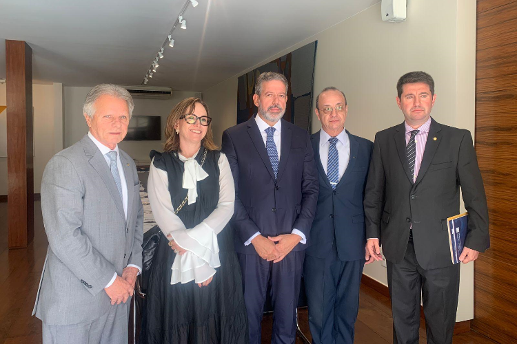 Presidente do Sistema Transporte, Vander Costa, fortalece diálogo com o Parlamento para a regulamentação da reforma tributária