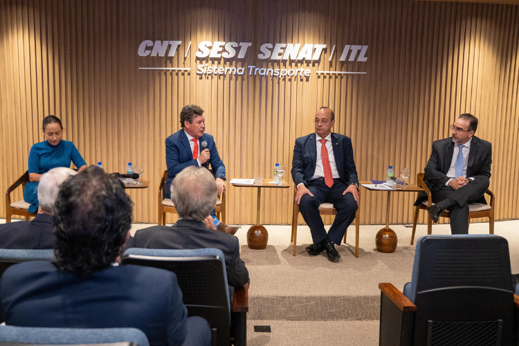 Na primeira edição dos Diálogos Setoriais do Transporte, CNT debate pontos da reforma tributária