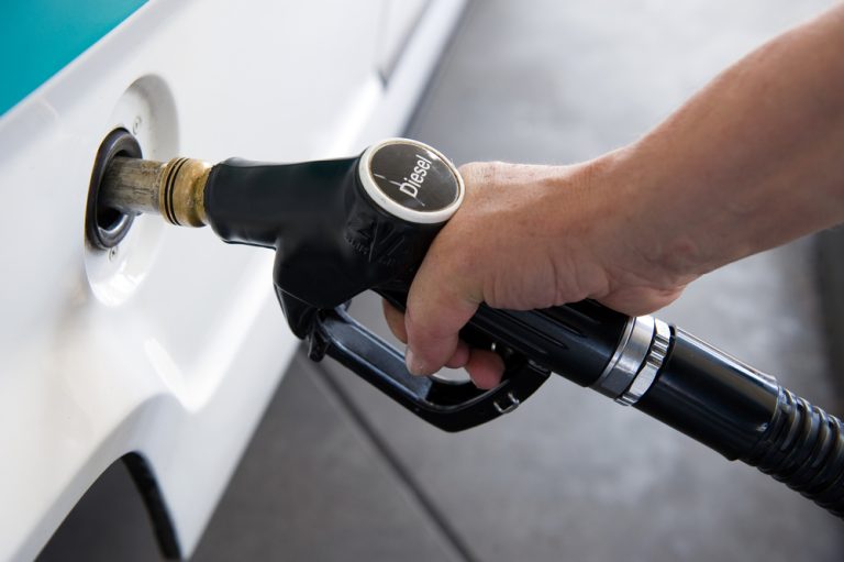 Padilha diz que preço do diesel pode subir, mas governo vai manter R$ 0,46 de desconto