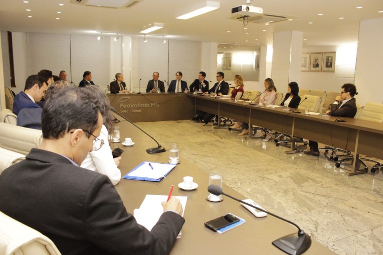 Fetcemg debate reforma tributária durante encontro do Colégio de Representantes dos Contribuintes Mineiro