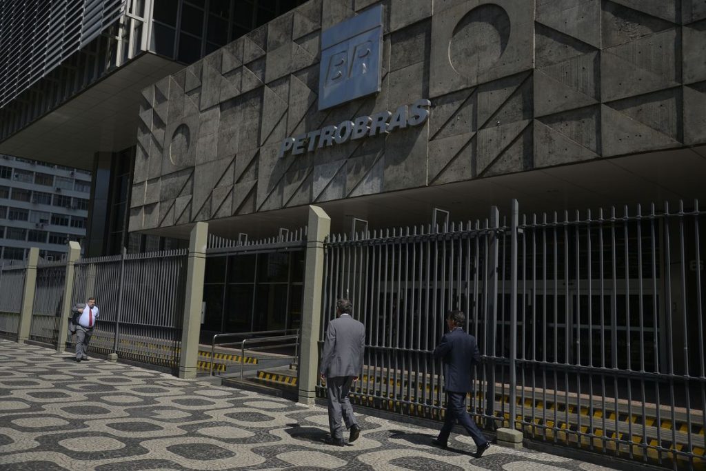 Petrobras confirma redução no preço dos combustíveis nas refinarias
