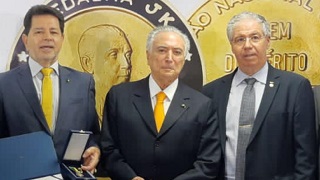 FETCEMG participa da entrega da Medalha JK