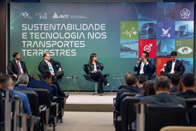 FETCEMG e DESPOLUIR conferem evento de sustentabilidade da ANTT