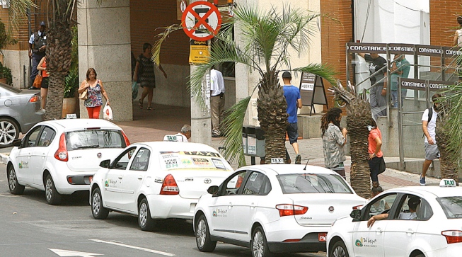Taxistas recebem uma multa por hora em BH, mas pode ser muito mais