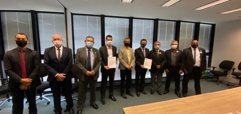 Fetcemg marca presença em ato oficial para a reforma da sede da delegacia de roubo de cargas