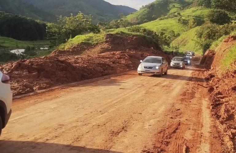DER-MG restabelece tráfego na MG-232, entre Santana do Paraíso e Mesquita
