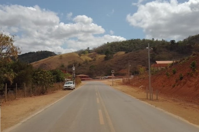 Instalação de novo radar na MGC-120, em Água Boa