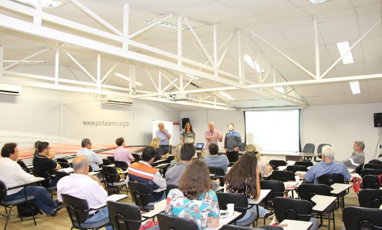 Fetcemg participa de reunião da P2R2