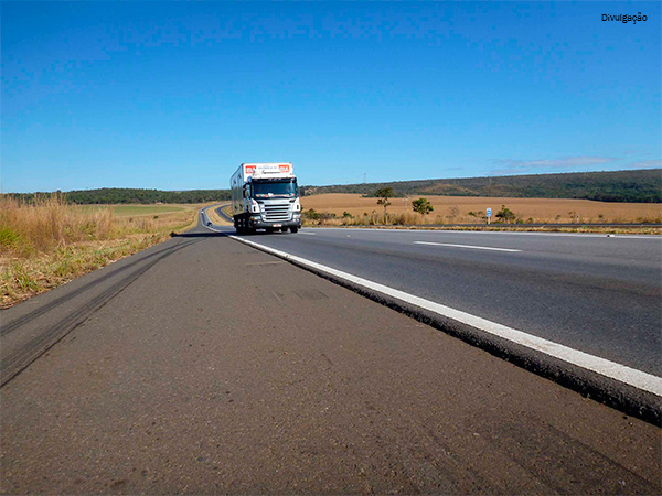Setor de transportes desaquece e registra pior resultado desde 1996