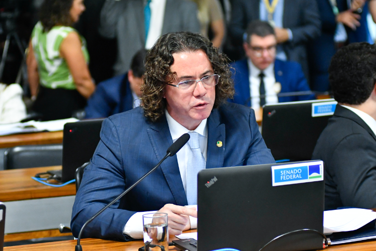 PL do “combustível do futuro” é aprovado no Senado com dispositivo pleiteado pela CNT