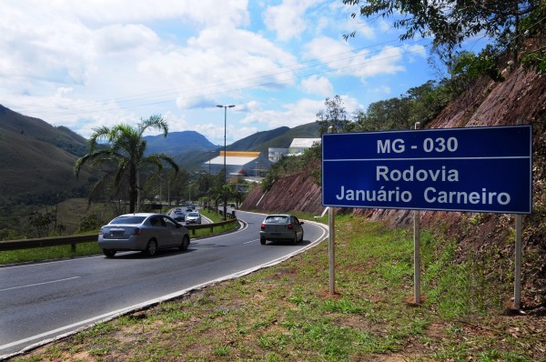 Decreto proíbe circulação de carretas na MG-030 em Nova Lima