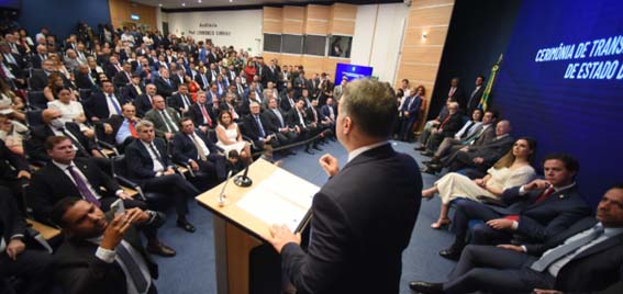 Novo Ministro dos Transportes se compromete a recuperar a malha rodoviária