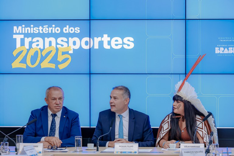 “Só há desenvolvimento no país se houver estrada”, diz Renan Filho ao anunciar pavimentação na BR-135/MG